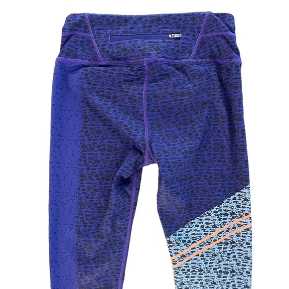 Athleta 7/8 Camo Sonar Leggings, Size XS - Picture 7 of 10